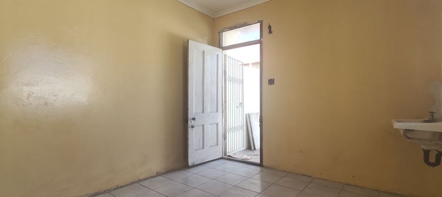 6 Bedroom Property for Sale in Sydenham Eastern Cape